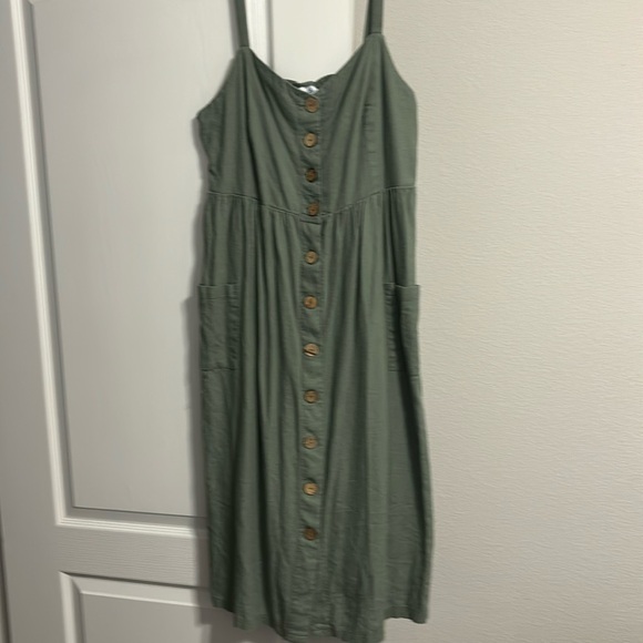 Everylily Olive Green Sundress - Picture 1 of 3